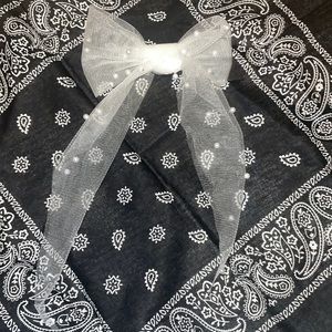 Pearl hair bow